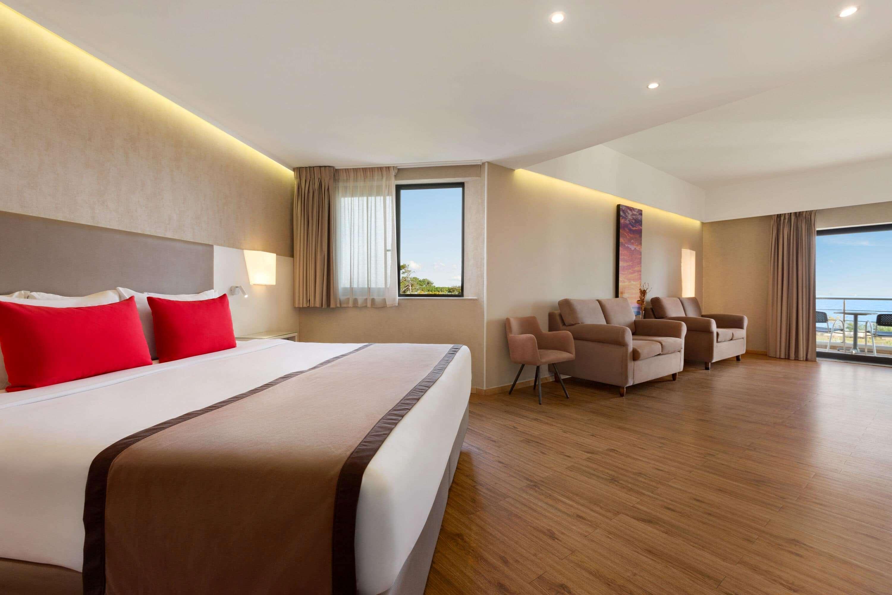 Ramada Plaza By Wyndham Thraki Hotel Alexandroúpolis Ngoại thất bức ảnh Suite