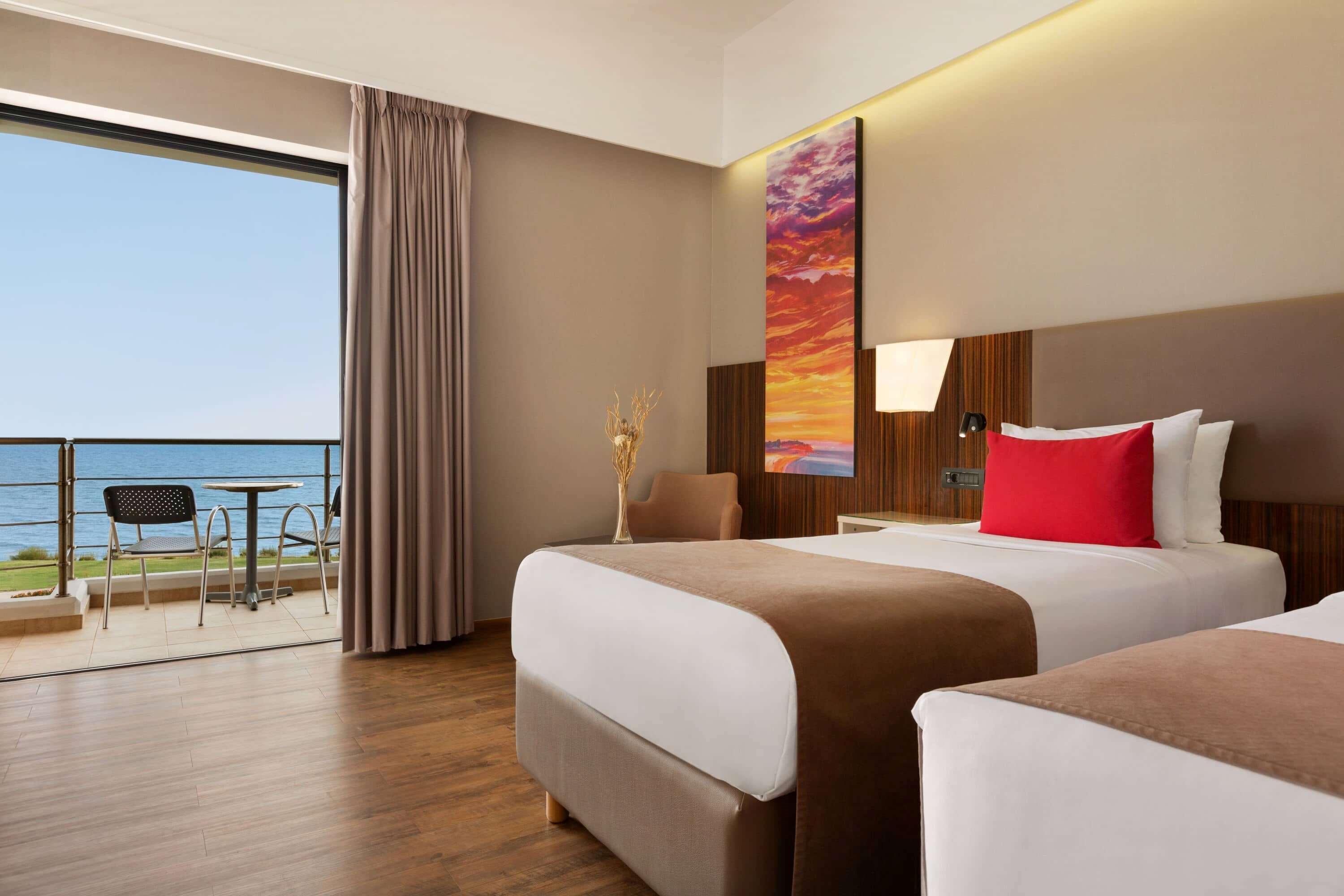 Ramada Plaza By Wyndham Thraki Hotel Alexandroúpolis Ngoại thất bức ảnh A room at Hilton Garden Inn, Antalya, Turkey