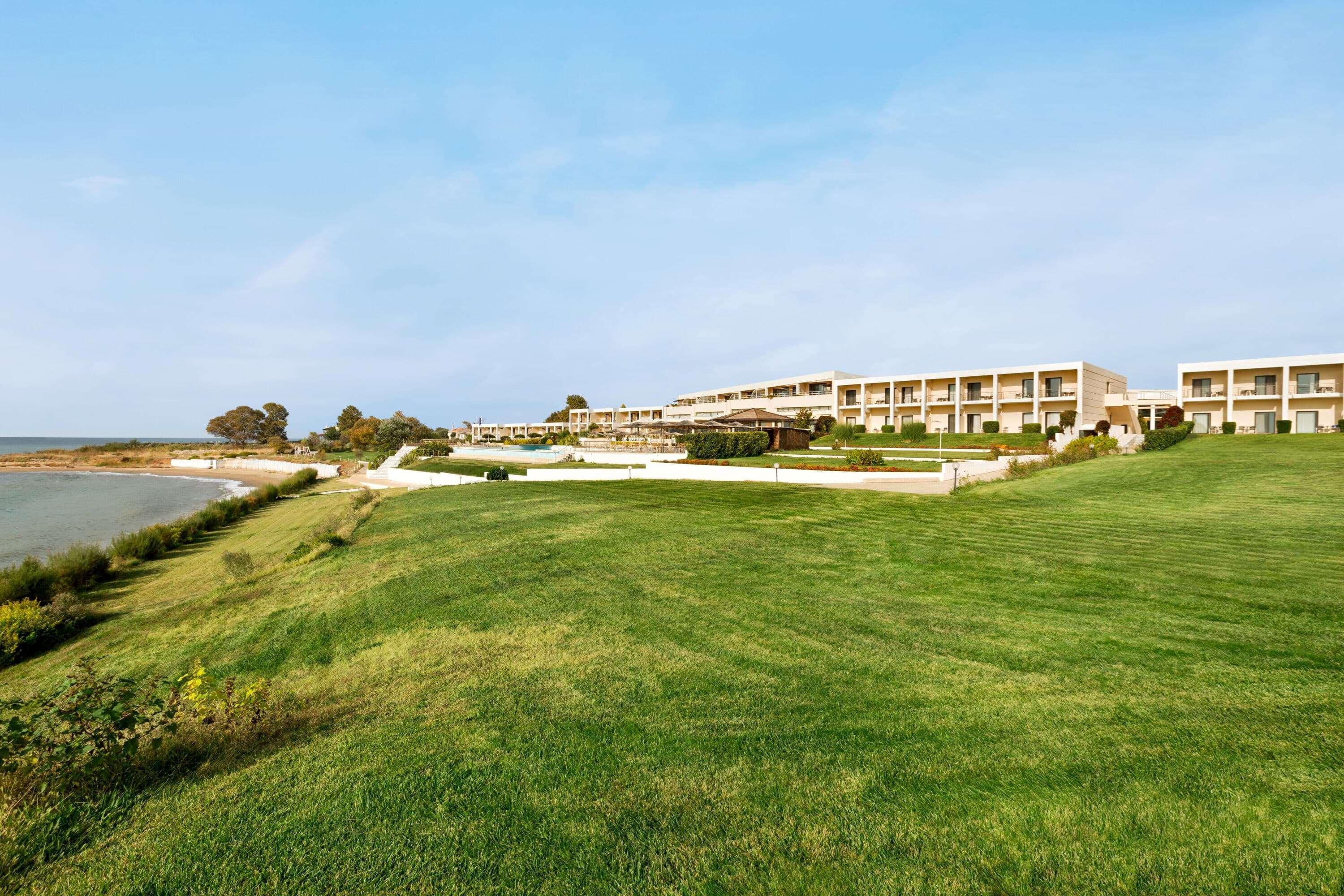 Ramada Plaza By Wyndham Thraki Hotel Alexandroúpolis Ngoại thất bức ảnh The resort