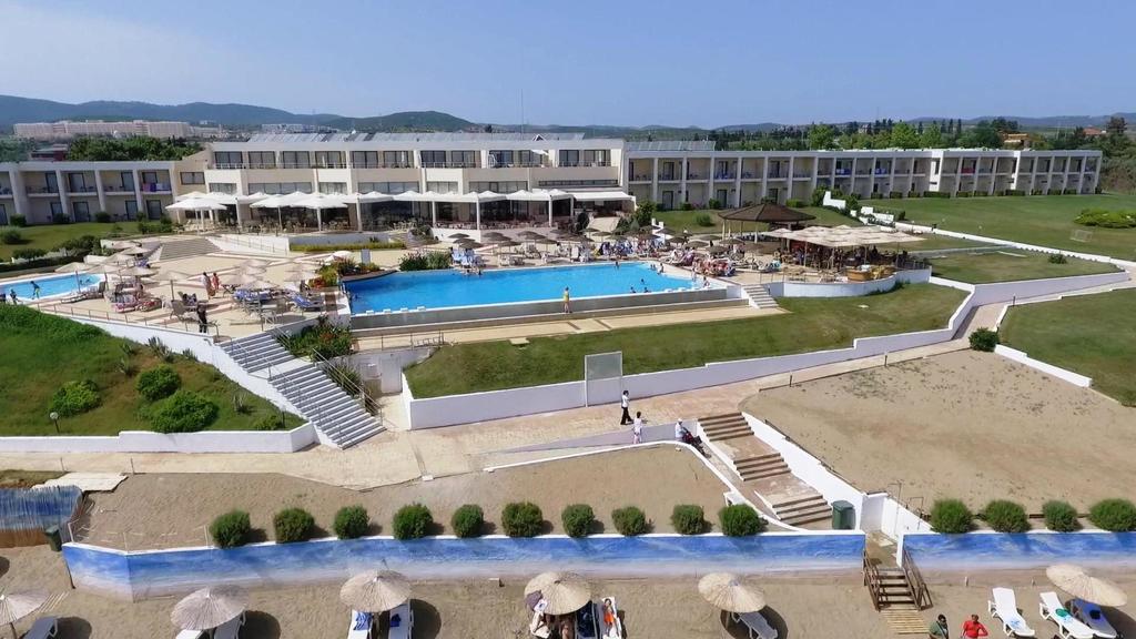 Ramada Plaza By Wyndham Thraki Hotel Alexandroúpolis Ngoại thất bức ảnh The hotel complex