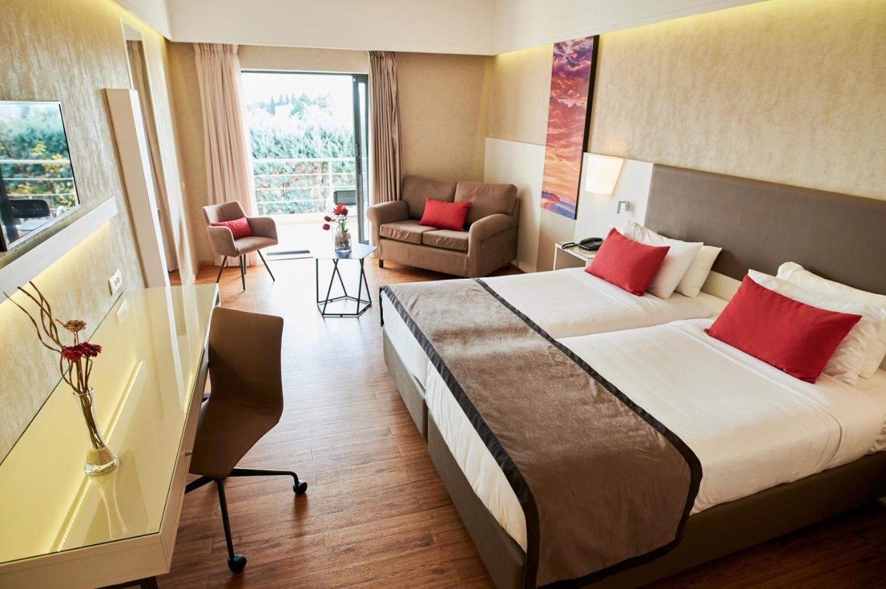Ramada Plaza By Wyndham Thraki Hotel Alexandroúpolis Ngoại thất bức ảnh A room at the hotel