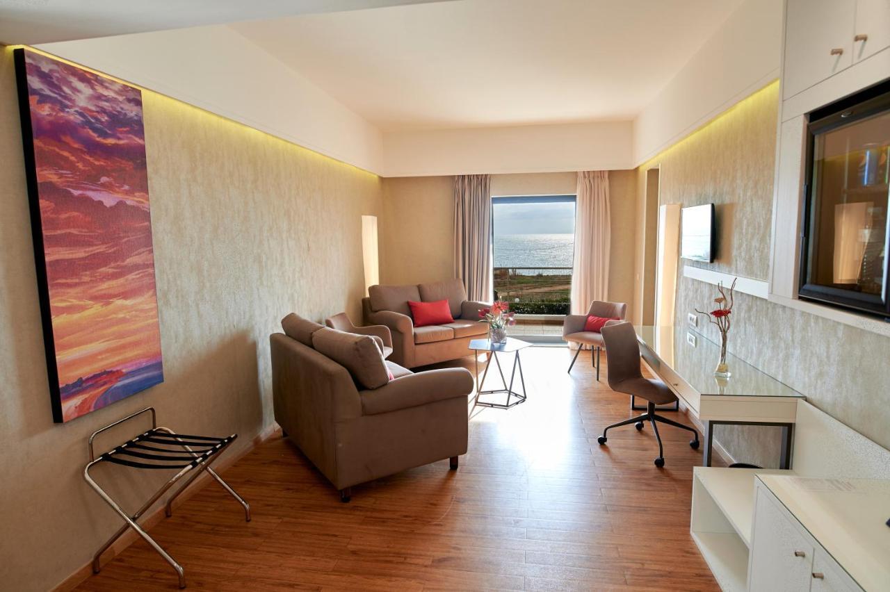 Ramada Plaza By Wyndham Thraki Hotel Alexandroúpolis Ngoại thất bức ảnh Suite